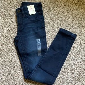 NWT SO ultimate jegging
